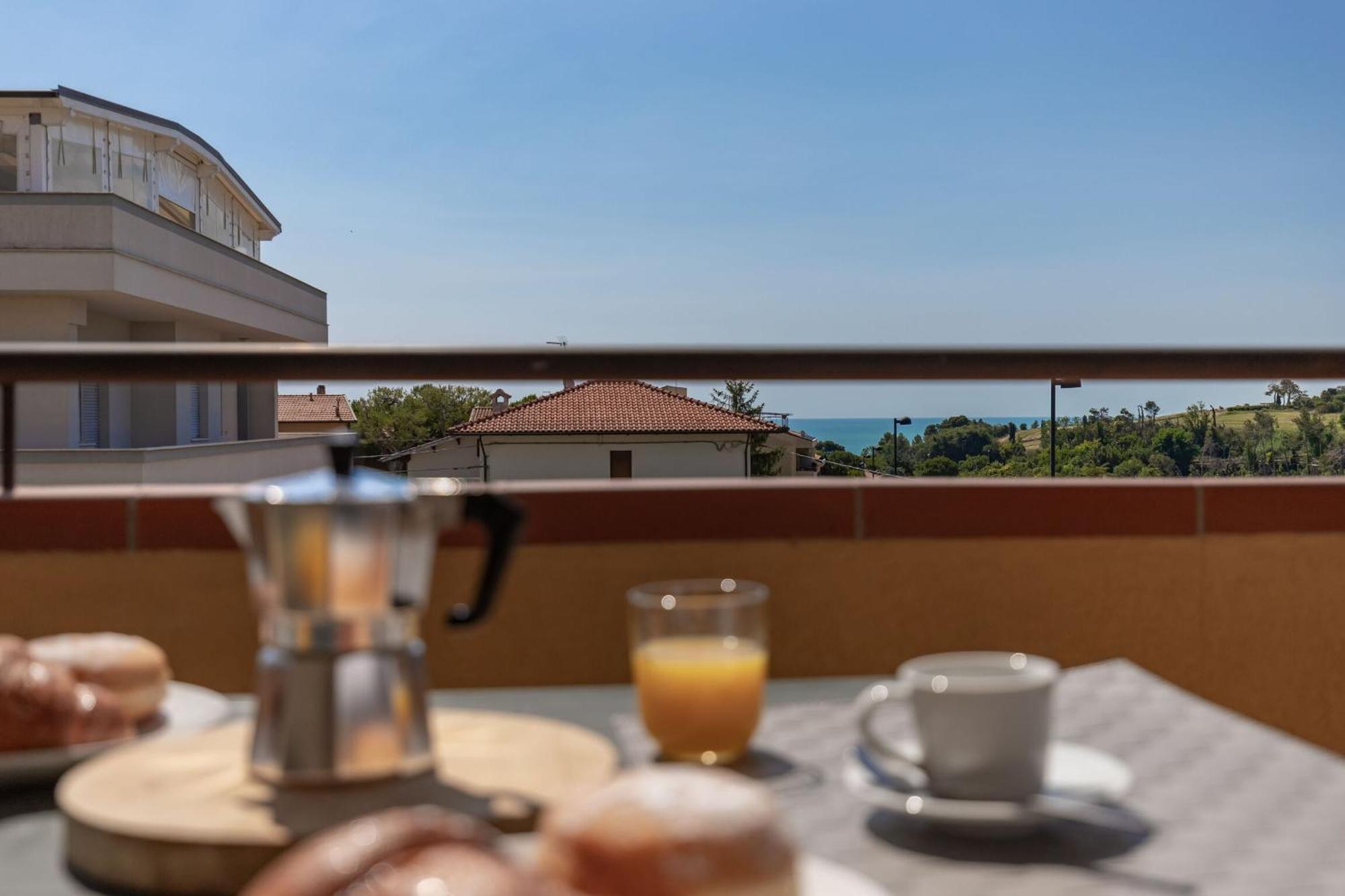 Italian Experience-Numana Suite Parking & Beach المظهر الخارجي الصورة