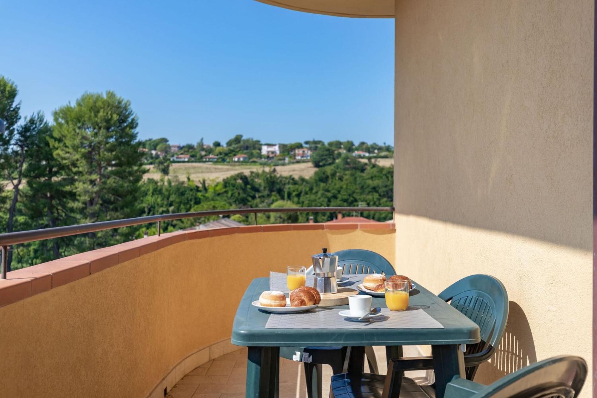 Italian Experience-Numana Suite Parking & Beach المظهر الخارجي الصورة